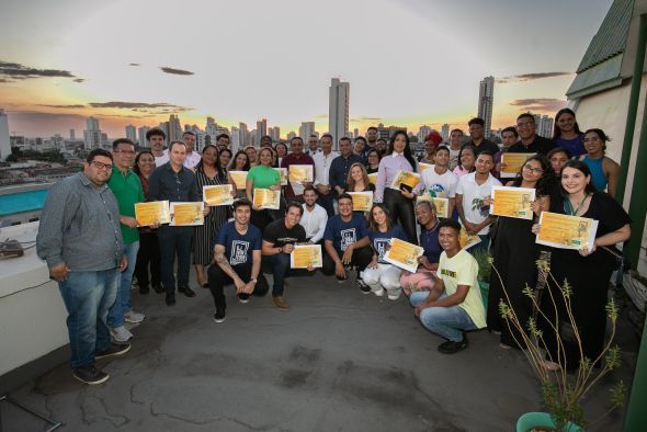 Prefeitura de Cuiab | Conselho Municipal da Juventude homenageia personalidades de diversos setores em Cuiab