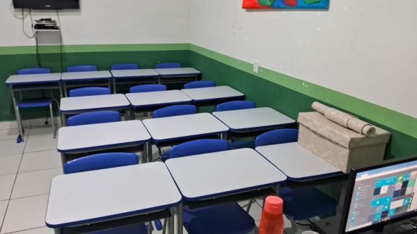 Prefeitura de Cuiab | Prefeitura realiza entrega de Kits Escolares para unidades de CRAS e do Programa Siminina