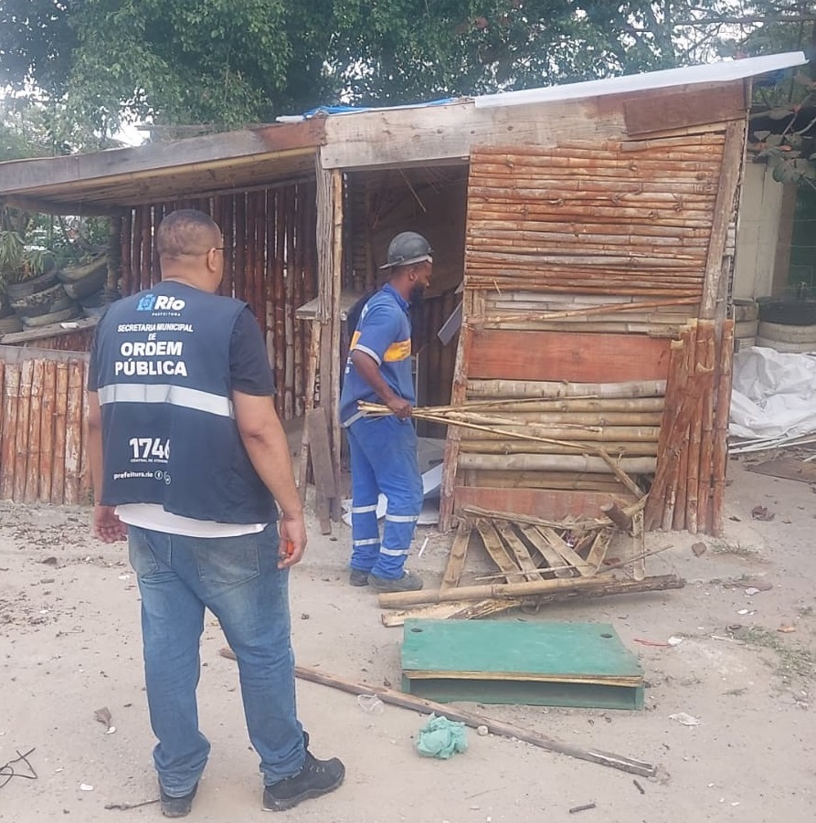 Prefeitura remove 20 estruturas comerciais construídas irregularmente em Campo Grande - Prefeitura da Cidade do Rio de Janeiro