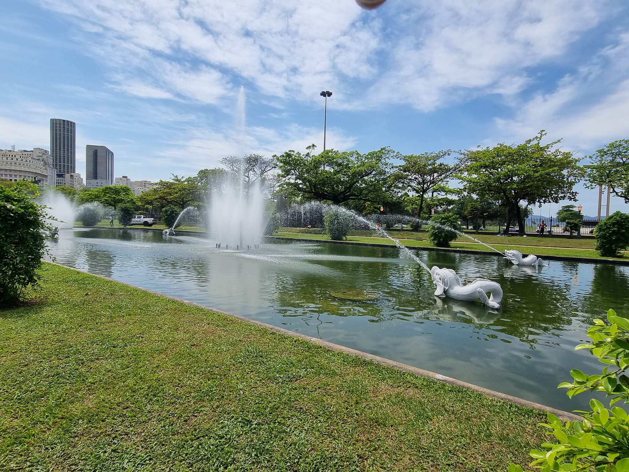 Chafariz dos Golfinhos, na Praça Paris, volta a funcionar - Prefeitura da Cidade do Rio de Janeiro