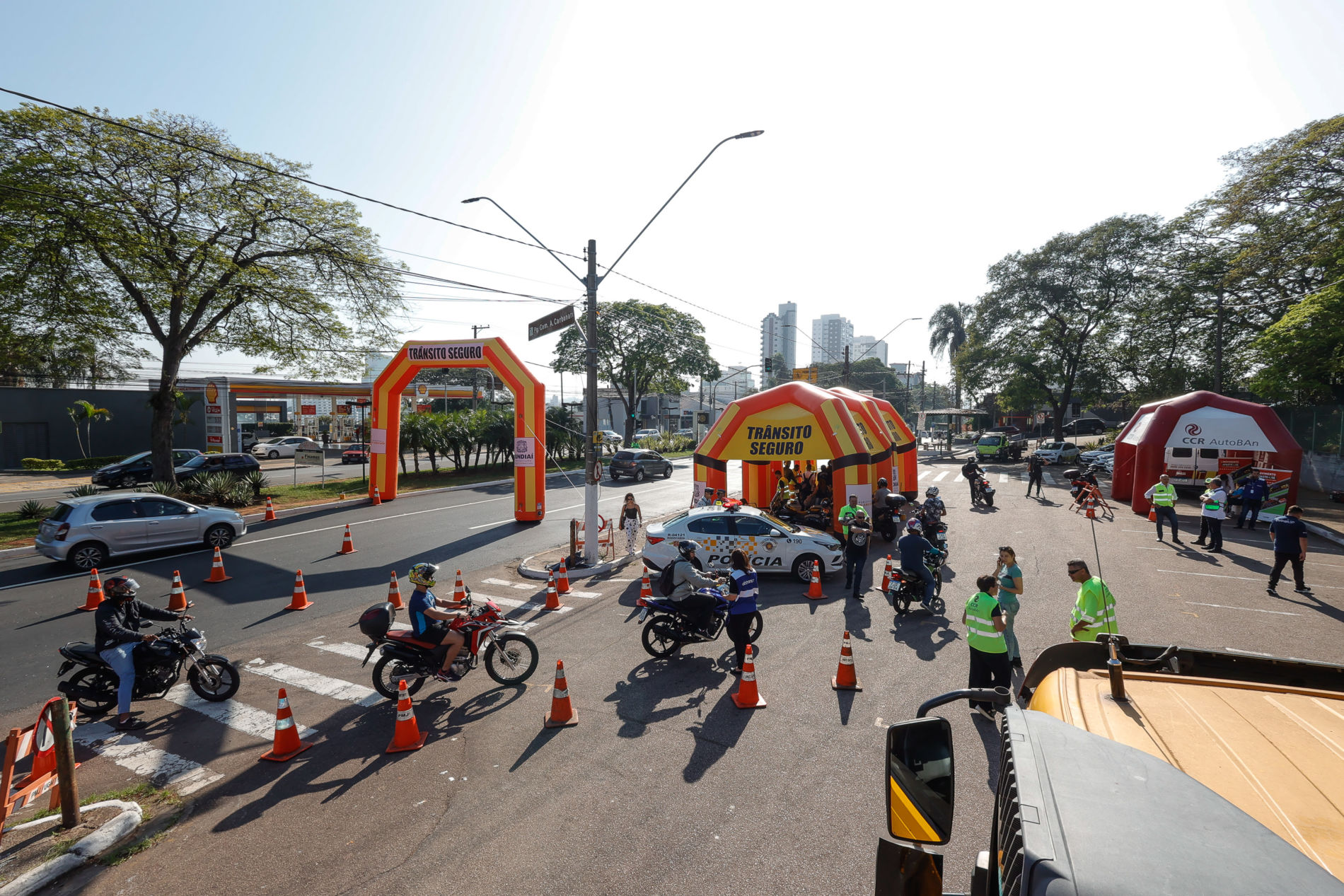 Motociclistas recebem itens de segurança em blitz educativa da Semana Nacional do Trânsito