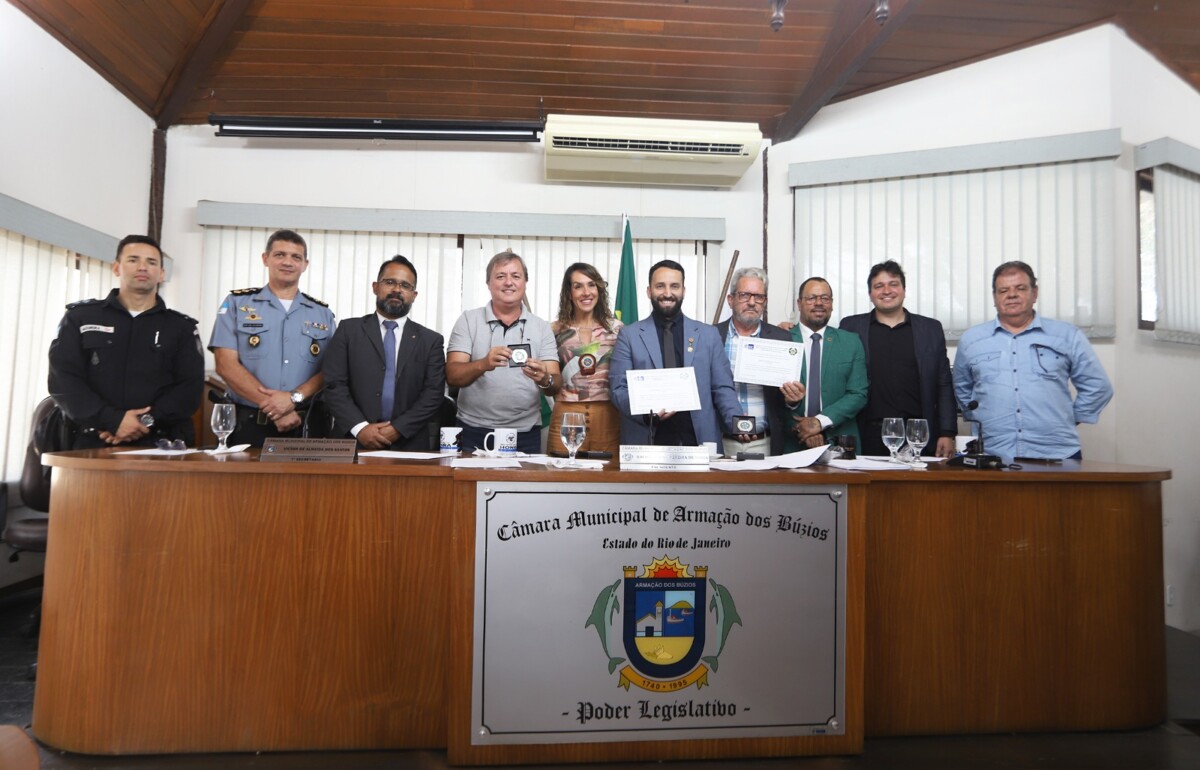 Prefeito, Vice-prefeito e Secretário de Segurança de Búzios são homenageados com Moeda da Lealdade
